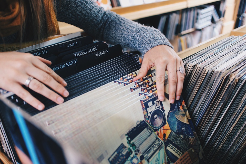 music album selecting